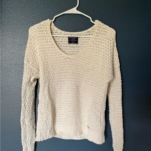 Abercrombie & Fitch Women's Cream V-Neck Sweater